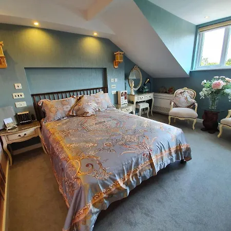 Bed & Breakfast Tower 4*