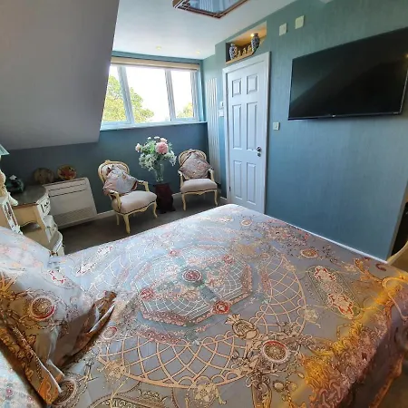 Bed & Breakfast Tower 4*