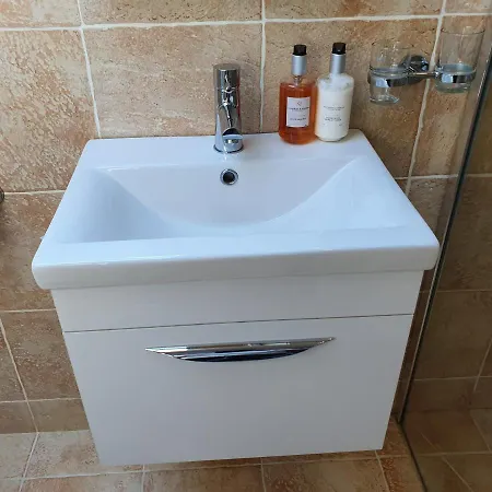 Tower Alojamento de Acomodação e Pequeno-almoço 4*