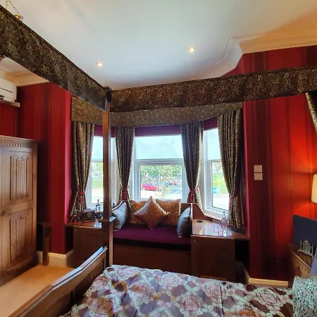 Tower Bed & Breakfast 4*