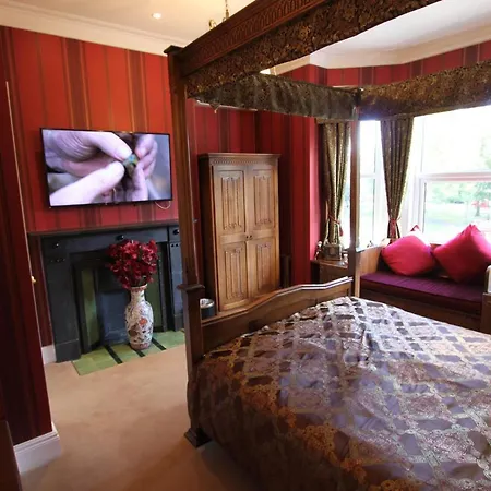 Alojamento de Acomodação e Pequeno-almoço Tower 4*