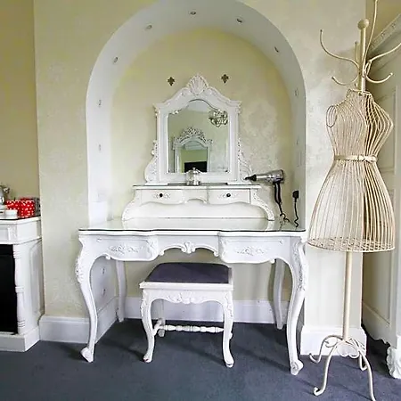 Bed & Breakfast Tower 4*