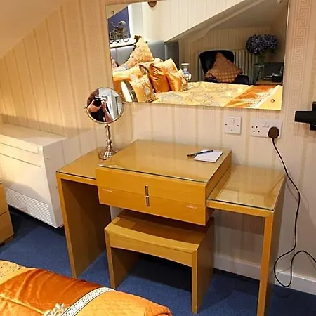 Tower Bed & Breakfast 4*