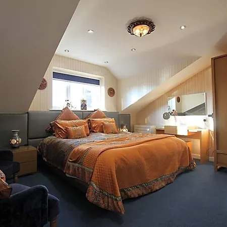 Tower Bed & Breakfast 4*