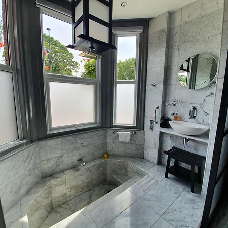 Bed & Breakfast Tower 4*