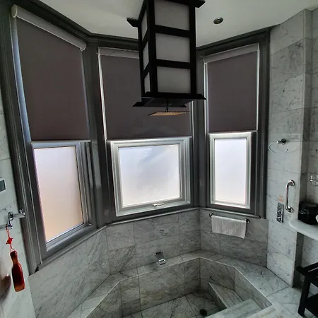 Bed & Breakfast Tower 4*