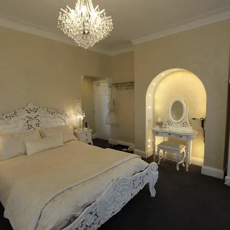 Tower Bed & Breakfast 4*