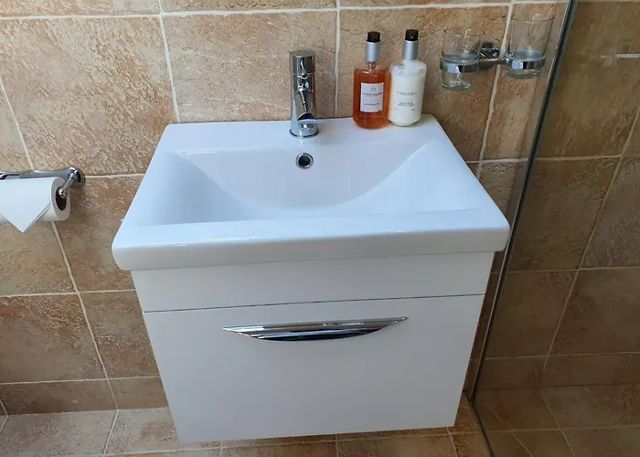 Tower Nocleg ze śniadaniem 4*