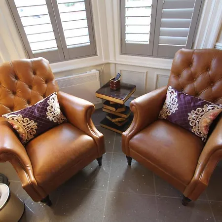 Tower Bed & Breakfast 4*