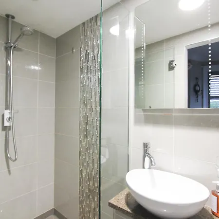 Tower Nocleg ze śniadaniem